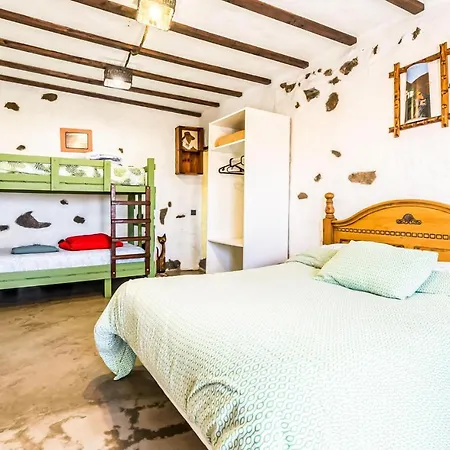 Apartment Stunning In Tiguaton With Wifi And 2 Bedrooms *